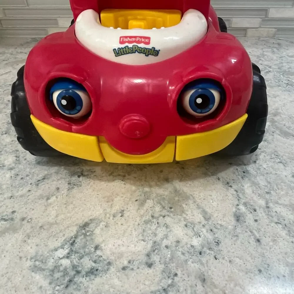 Vintage 2002 Fisher-Price Little People Talking Fire Truck Lights & Sounds